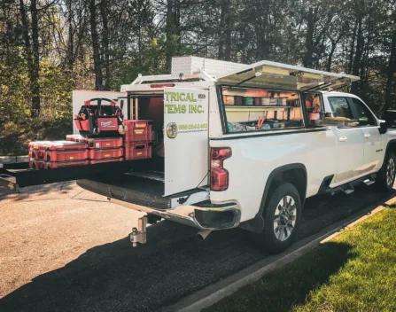Fiberglass Commercial Truck Cap or Aluminum Truck Pack?